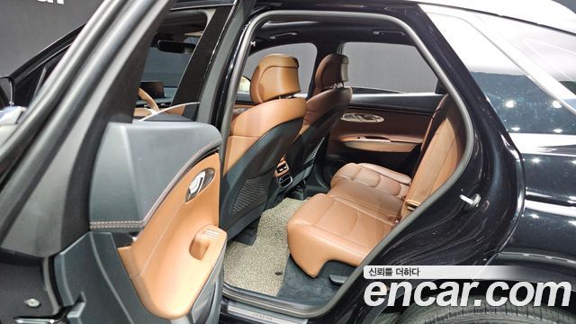Genesis GV70 2021 — photo 22