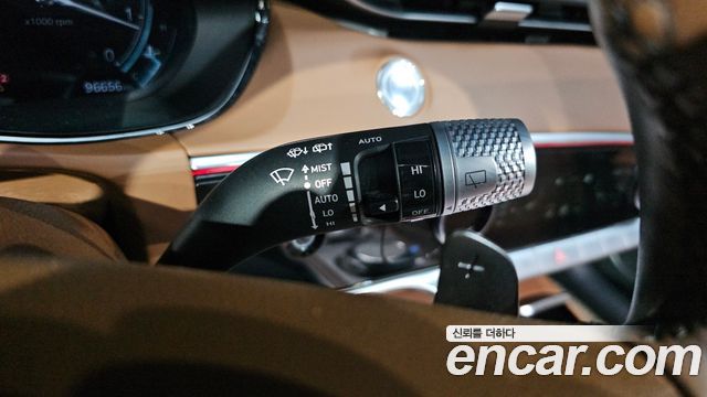 Genesis GV70 2021 — photo 26