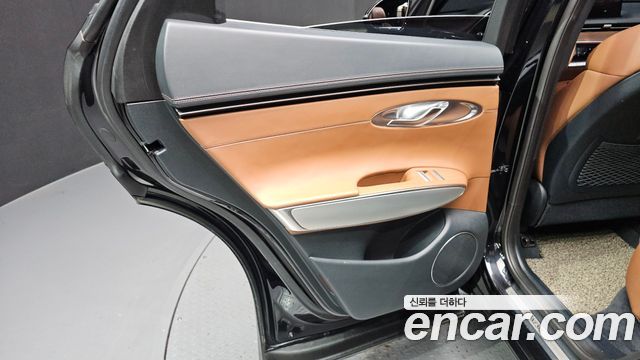 Genesis GV70 2021 — photo 15