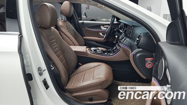 Mercedes-Benz E-Class 2017 — photo 18