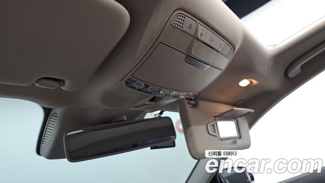 Mercedes-Benz E-Class 2017 — photo 31