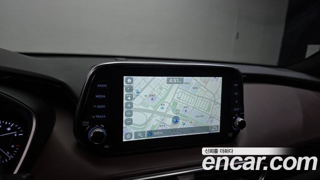 Hyundai Santafe 2019 — photo 21