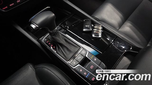 Kia K7 2016 — photo 12
