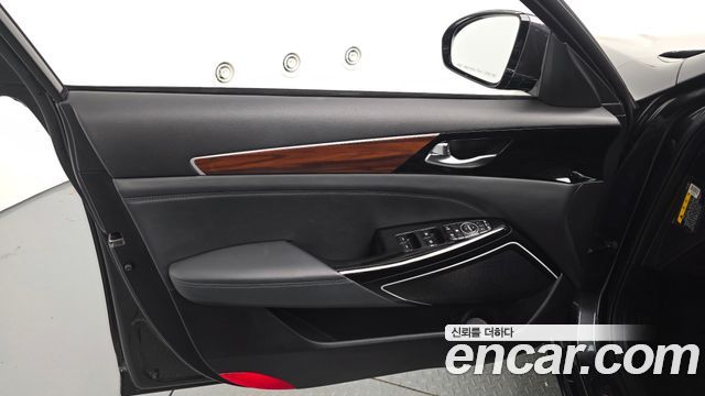Kia K7 2016 — photo 14