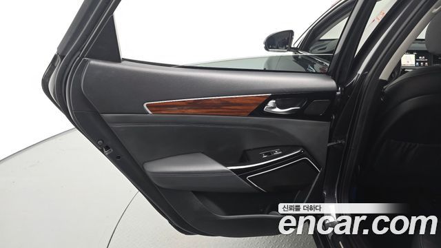 Kia K7 2016 — photo 15