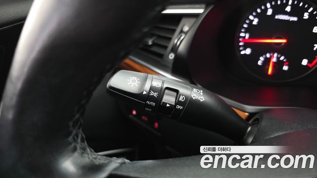 Kia K7 2016 — photo 28