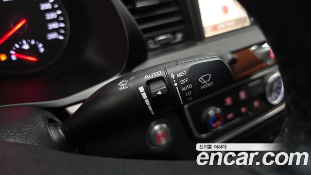 Kia K7 2016 — photo 32