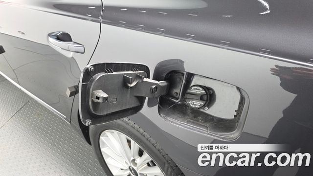 Kia K7 2016 — photo 34