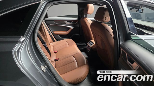 Audi A6 2021 — photo 17