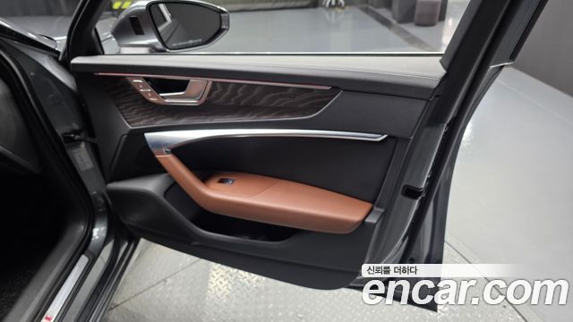 Audi A6 2021 — photo 14