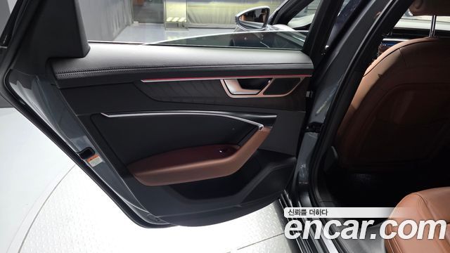 Audi A6 2021 — photo 15