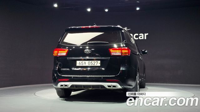 Kia Canival 2016 — photo 4