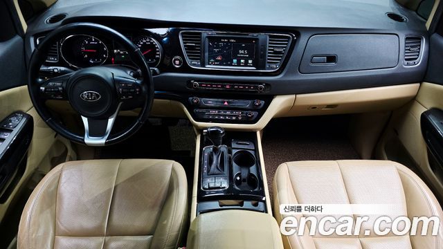 Kia Canival 2016 — photo 10