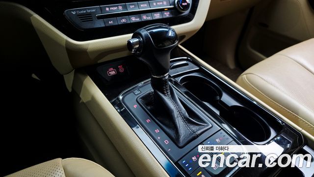 Kia Canival 2016 — photo 12