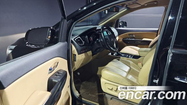 Kia Canival 2016 — photo 13