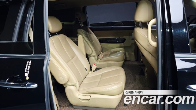 Kia Canival 2016 — photo 17