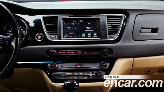 Kia Canival 2016 — photo 19