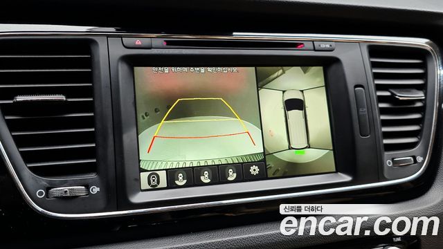 Kia Canival 2016 — photo 21