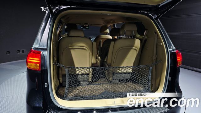Kia Canival 2016 — photo 25