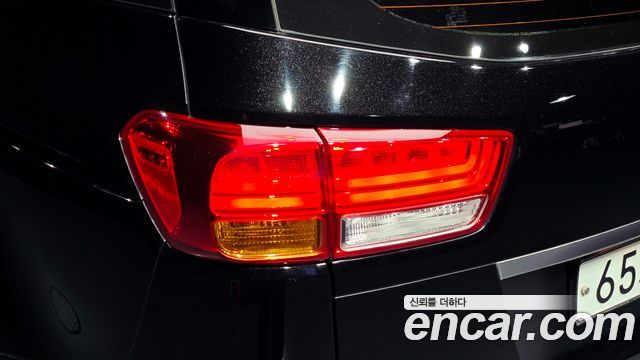 Kia Canival 2016 — photo 9