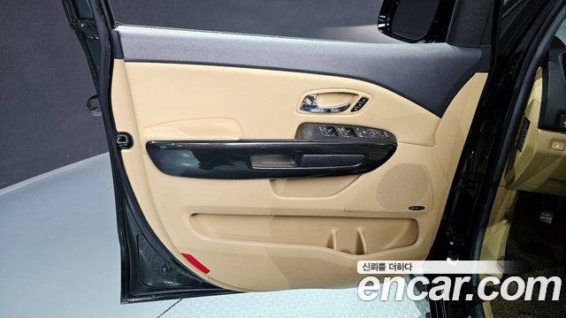 Kia Canival 2016 — photo 14