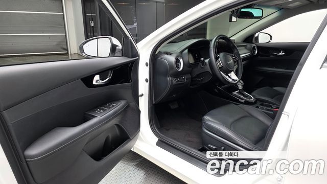 Kia K3 2022 — photo 10