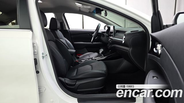 Kia K3 2022 — photo 11
