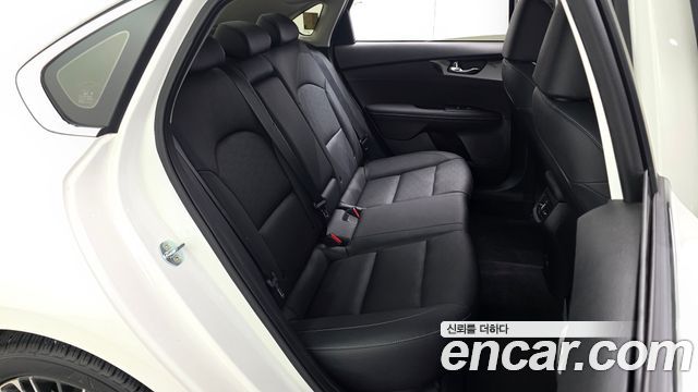 Kia K3 2022 — photo 12