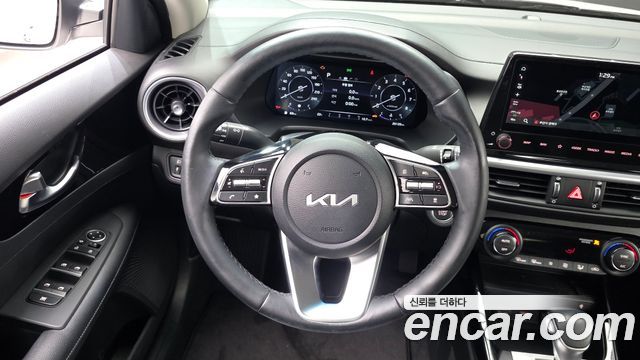 Kia K3 2022 — photo 13