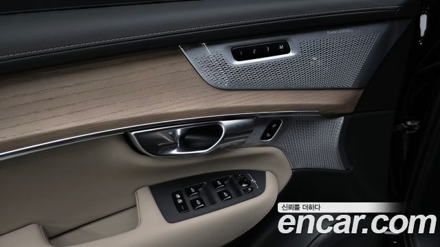 Volvo XC90 2026 — photo 36