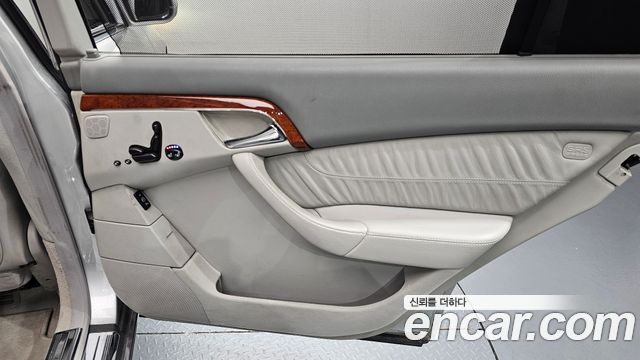 Mercedes-Benz S-Class 2003 — photo 15