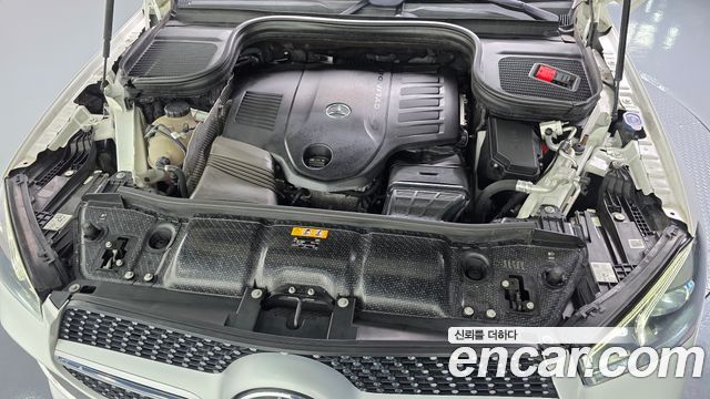 Mercedes-Benz GLE-Class 2019 — photo 6