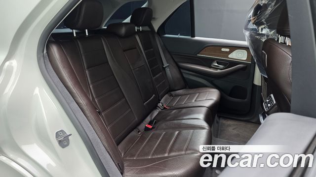 Mercedes-Benz GLE-Class 2019 — photo 17