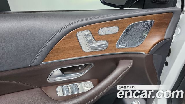 Mercedes-Benz GLE-Class 2019 — photo 27