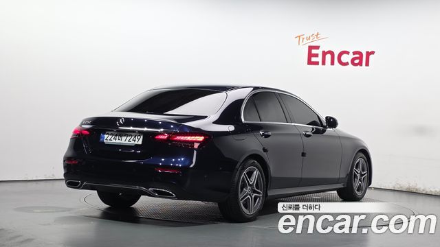 Mercedes-Benz E-Class 2023 — photo 2