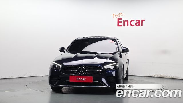 Mercedes-Benz E-Class 2023 — photo 3