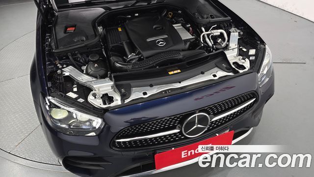 Mercedes-Benz E-Class 2023 — photo 6