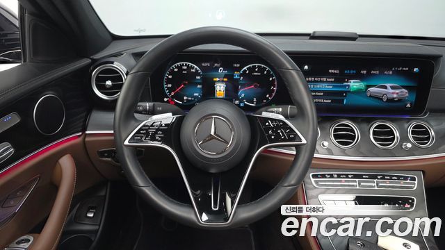 Mercedes-Benz E-Class 2023 — photo 20