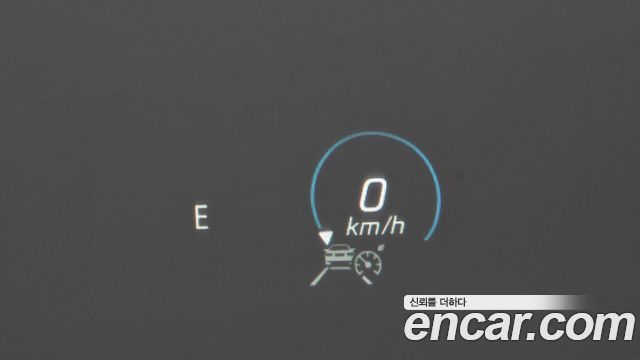 Mercedes-Benz E-Class 2023 — photo 24