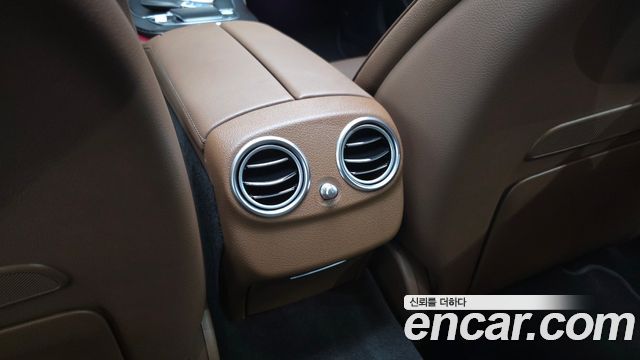 Mercedes-Benz E-Class 2023 — photo 33