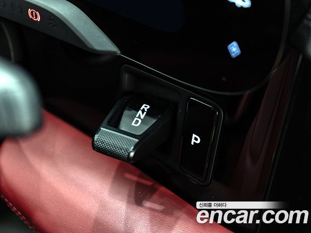 Porsche Taycan 2024 — photo 9