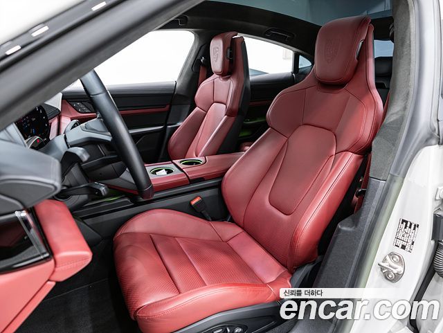 Porsche Taycan 2024 — photo 10
