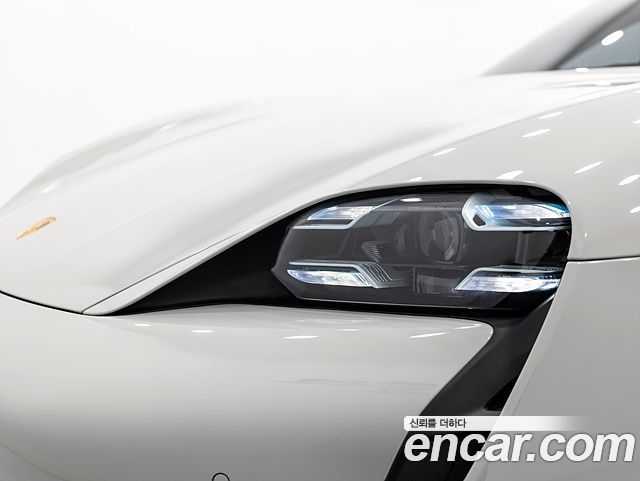 Porsche Taycan 2024 — photo 11