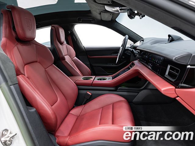 Porsche Taycan 2024 — photo 16