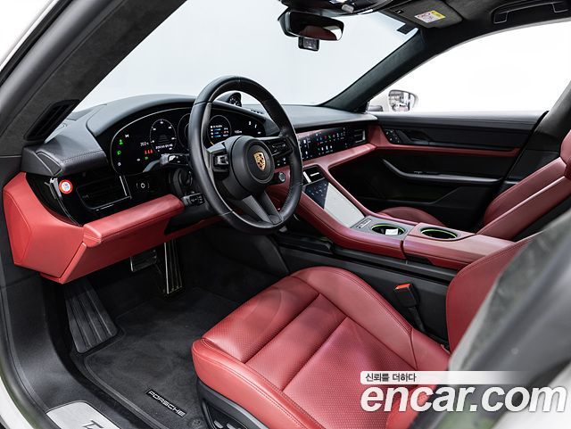 Porsche Taycan 2024 — photo 20