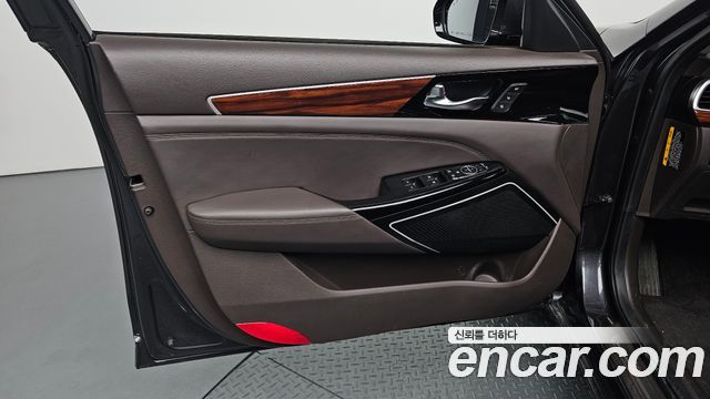 Kia K7 2017 — photo 14