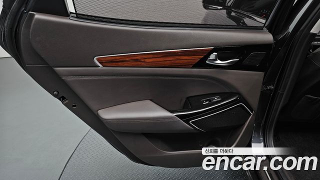 Kia K7 2017 — photo 15