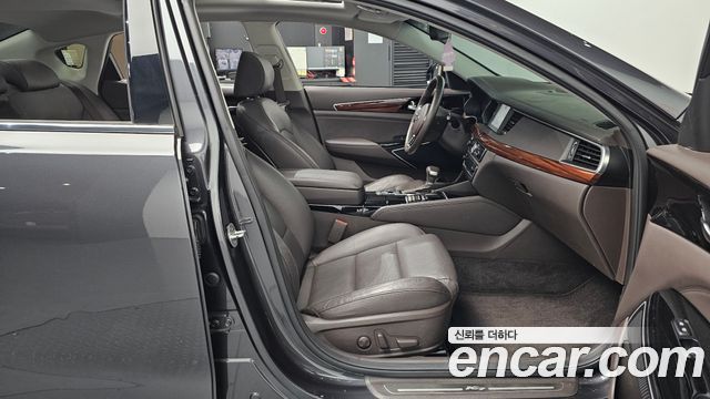 Kia K7 2017 — photo 16