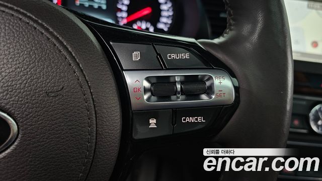 Kia K7 2017 — photo 22