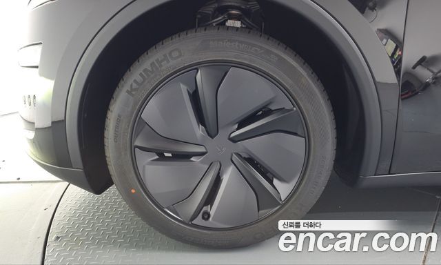 Tesla Model Y 2027 — photo 5